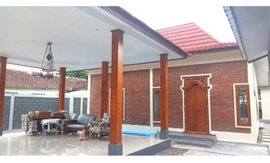 Villa Keren Design Mewah Nan Megah di Kawasan Wisata Nasional Yogyakarta