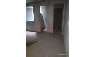 : 🔥 Jr. Cuzco: Casa De 3 Pisos En Casco Gris — Gran Potencial De Inversión 🏗️🏡