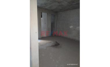 : 🔥 Jr. Cuzco: Casa De 3 Pisos En Casco Gris — Gran Potencial De Inversión 🏗️🏡