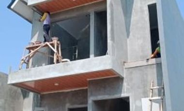 ( Design Terbaru ) Rumah Dua Lantai Sertifikat SHM