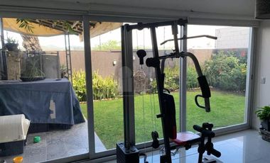Casa sola en venta con acabados de lujo y vista panorámica desde su roof garden