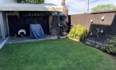 Casa sola en venta con acabados de lujo y vista panorámica desde su roof garden
