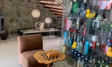 Casa sola en venta con acabados de lujo y vista panorámica desde su roof garden