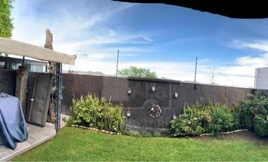 Casa sola en venta con acabados de lujo y vista panorámica desde su roof garden