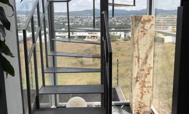Casa sola en venta con acabados de lujo y vista panorámica desde su roof garden