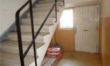 Piso de 135 m2 totales en Plena zona Shooping Los Gallegos