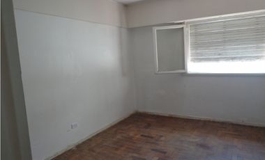 Piso de 135 m2 totales en Plena zona Shooping Los Gallegos