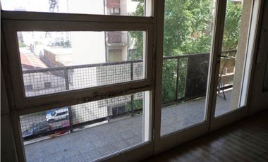 Piso de 135 m2 totales en Plena zona Shooping Los Gallegos