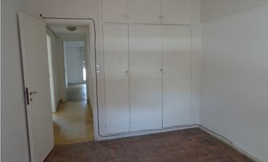 Piso de 135 m2 totales en Plena zona Shooping Los Gallegos