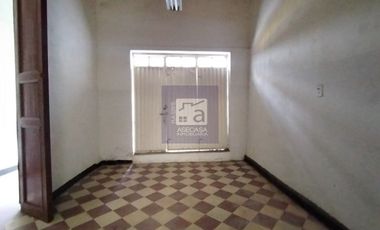 COD. 5774 - SE ARRIENDA CASA - BARRIO: CENTRO