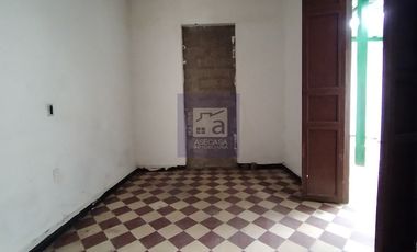 COD. 5774 - SE ARRIENDA CASA - BARRIO: CENTRO