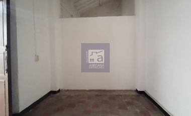 COD. 5774 - SE ARRIENDA CASA - BARRIO: CENTRO