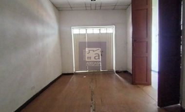 COD. 5774 - SE ARRIENDA CASA - BARRIO: CENTRO