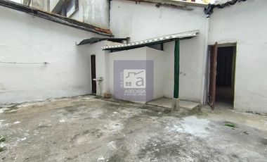 COD. 5774 - SE ARRIENDA CASA - BARRIO: CENTRO