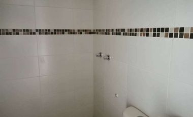 Venta de departamento en La Romareda, ave Narcisa de Jesús, planta baja.