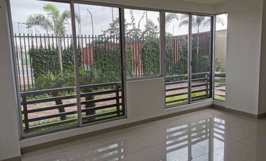 Venta de departamento en La Romareda, ave Narcisa de Jesús, planta baja.