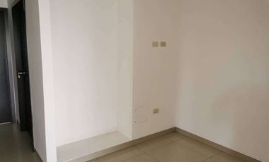 Venta de departamento en La Romareda, ave Narcisa de Jesús, planta baja.