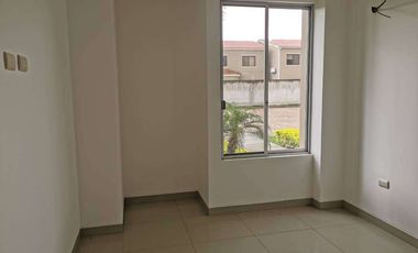 Venta de departamento en La Romareda, ave Narcisa de Jesús, planta baja.