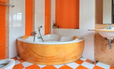 RUMAH MEWAH dgn LAP.TENIS, S.POOL at Jl LEBAK BULUS, JAKSEL
