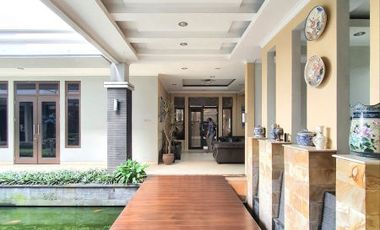 RUMAH MEWAH dgn LAP.TENIS, S.POOL at Jl LEBAK BULUS, JAKSEL