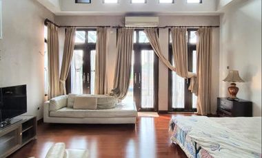 RUMAH MEWAH dgn LAP.TENIS, S.POOL at Jl LEBAK BULUS, JAKSEL