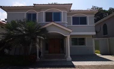 Casa en Venta en Samborondón