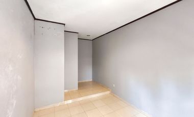 Rumah 5 Kamar Tidur SHM 15 Menit ke Gerbang Tol Serpong 5 J-46573