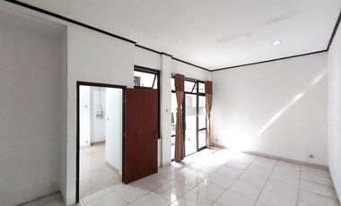 Rumah 5 Kamar Tidur SHM 15 Menit ke Gerbang Tol Serpong 5 J-46573