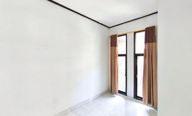 Rumah 5 Kamar Tidur SHM 15 Menit ke Gerbang Tol Serpong 5 J-46573