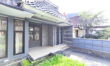 Rumah 5 Kamar Tidur SHM 15 Menit ke Gerbang Tol Serpong 5 J-46573