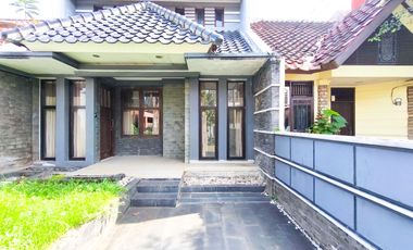 Rumah 5 Kamar Tidur SHM 15 Menit ke Gerbang Tol Serpong 5 J-46573