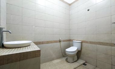 Rumah 5 Kamar Tidur SHM 15 Menit ke Gerbang Tol Serpong 5 J-46573