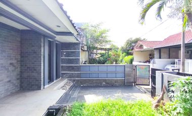 Rumah 5 Kamar Tidur SHM 15 Menit ke Gerbang Tol Serpong 5 J-46573