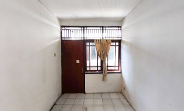 Rumah 5 Kamar Tidur SHM 15 Menit ke Gerbang Tol Serpong 5 J-46573