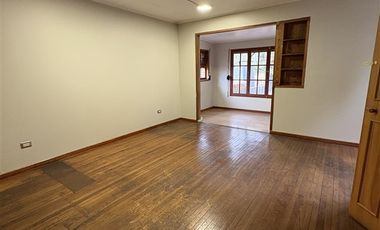 Casa en arriendo de 4 dorm. en La Reina