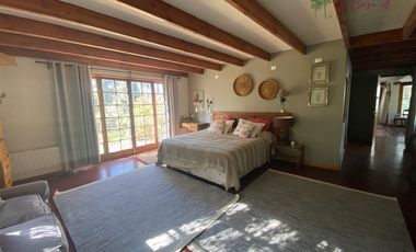 Preciosa casa en arriendo de 7 dorm. en Talagante