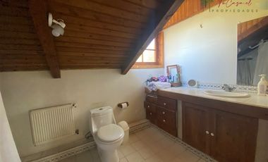 Preciosa casa en arriendo de 7 dorm. en Talagante
