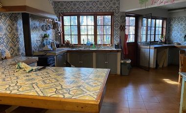 Preciosa casa en arriendo de 7 dorm. en Talagante
