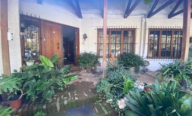 Preciosa casa en arriendo de 7 dorm. en Talagante