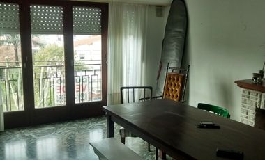 Departamento de 3 ambientes ubicado en zona céntrica de Miramar.