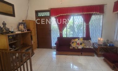 Rumah Minimalis Di Setra Duta Dekat Patung Tangan