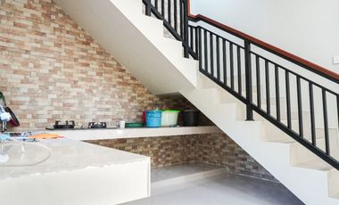 RUMAH BARU LANTAI 3 VIEW PANTAI MELASTI BANGUNAN KOKOH