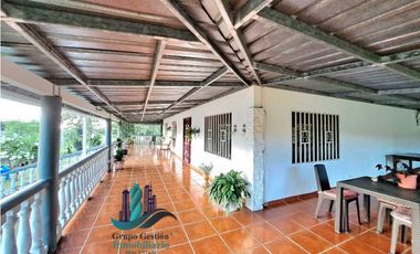 VENDO HERMOSA CASA VIA PRINCIPAL BOQUETE