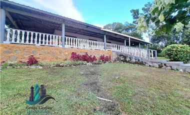 VENDO HERMOSA CASA VIA PRINCIPAL BOQUETE
