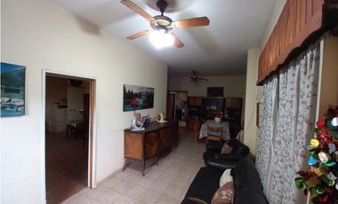 CASA PH FRENTE PLANTA BAJA