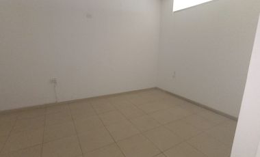 bodega en arriendo en casco antiguo. Cod A123147