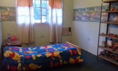 Chalet ubicado a 300 metros de Av. Hipólito Yrigoyen