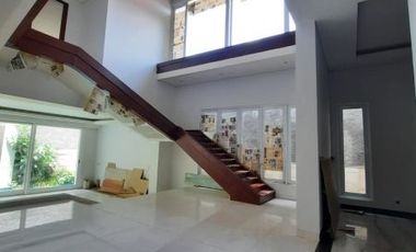 DIJUAL RUMAH MODERN, BARU at Jl GEDUNG HIJAU, PONDOK INDAH, JAKSEL