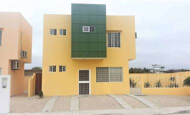 Venta Casa de dos plantas en Urbanización cerrada en la via Playas Data.