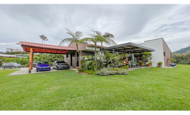 Casa Campestre con Piscina Vía San Antonio - La Ceja